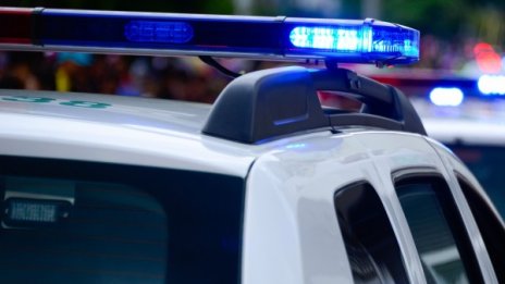 Румънци заплашиха с пистолет шофьор, взеха му 300 лв.
