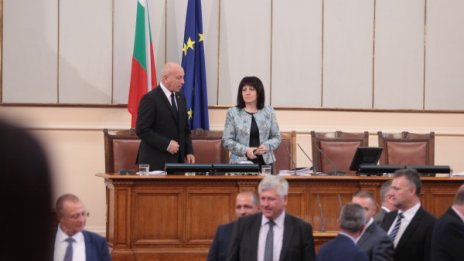 Политическият сезон бил успешен и за ГЕРБ, и за БСП