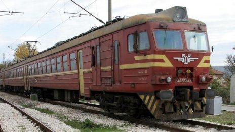 Локомотив се запали в района на Драгоман