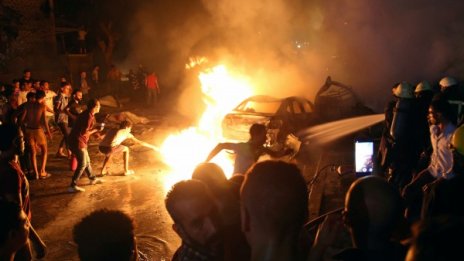 Най-малко 17 души загинаха при взрив в Кайро