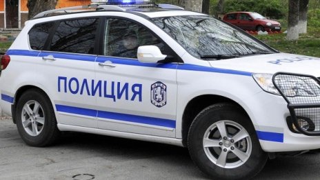 Задържаха двама, пребили 56-годишен свой съселянин