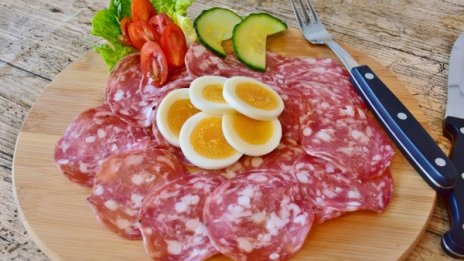 След чумата и скока на цените – хотелиери сменят свинското с... калмари! 