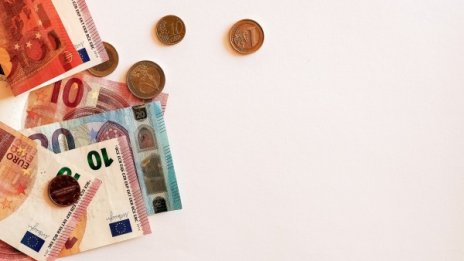 Къде е най-висока средната заплата на Балканите? Ние сме трети 