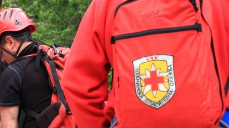 Пенсионери се изгубиха в Пирин, спасители ги търсят от часове 