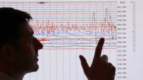 Земетресение с магнитуд 4.8 разтърси Измир 