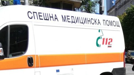 Възрастен сляп мъж живя дни наред с трупа на сина си 