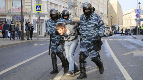 "Путин е крадец": 50 000 души на протест в Москва