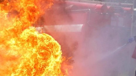 Запалиха колите на бивш общински служител в Козлодуй