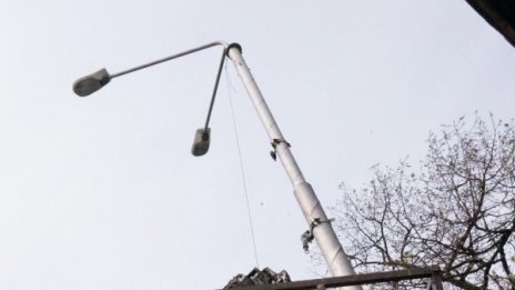 Криза с осветлението в Горна Оряховица – фирмата изпълнител се покри