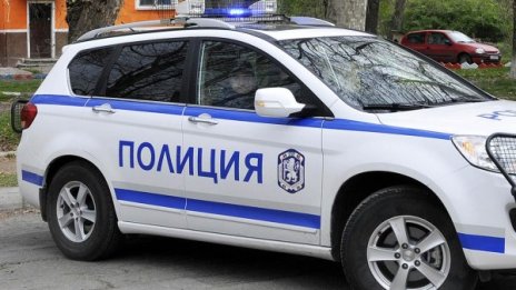 Пияни и надрусани младежи стреляха с газов пистолет по мъж 