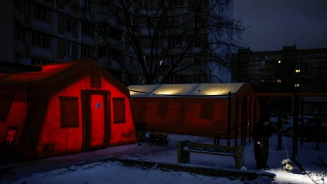 Някога зелен и богат киевският квартал Печевск сега е студен и в руини 