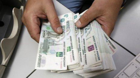 В Русия: Взимаш кредит от машинка, но с 365% лихва!