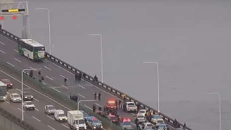 Мъж отвлече десетки души в Рио де Жанейро с автобус 