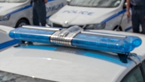 Застреляха млад мъж, докато спял, подозират жена му 