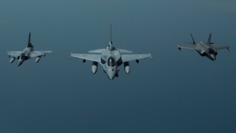 Три турски F-16 навлязоха в небето над Гърция