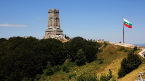 Радев от Шипка: Похитителите на българската история нямат място в бъдещето!