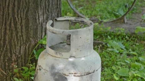 Жена пострада, опита да гаси пожар от газова бутилка