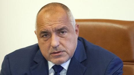 Борисов пак с джипа: Кабинетът строи, другите институции се дразнят