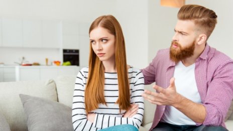 5 знака, че партньорът ви си играе с емоциите ви 