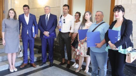 СДС внесе в ЦИК документите си за регистрация на местния вот