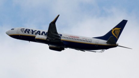 Ryanair остави 30 души в Единбург. Заключили ги "като затворници" на стълбище