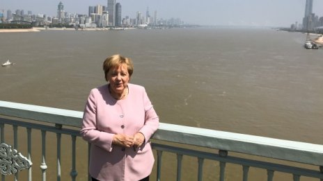 Меркел от Китай: Климатичните промени са глобален проблем 