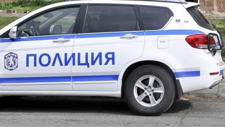 Мъж заплаши жена си с убийство и я преби 