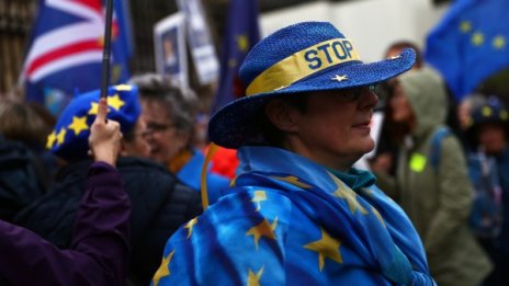 Никой в 27-те от ЕС не иска да тласка британците към пропастта!