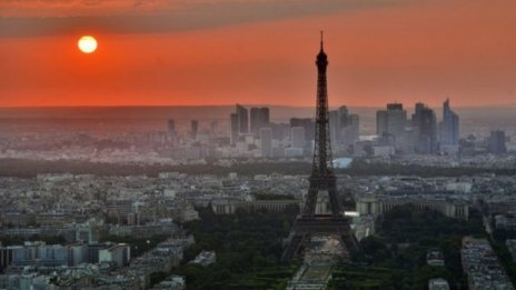 След безредиците покрай "жълтите жилетки": Туристите отново в Париж