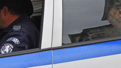 Мъж загина на пътя, обърна се в дере