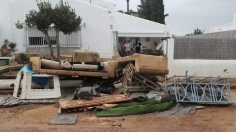 Стотици евакуирани заради наводненията в Испания