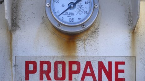Взривът на бензиностанцията заради газова бутилка