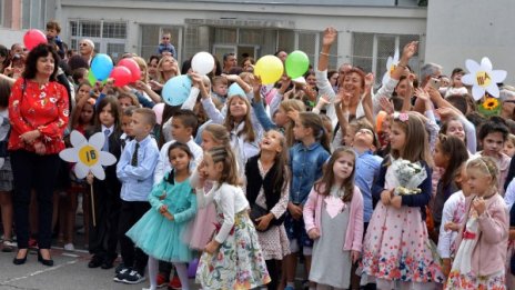 Родители обезпокоени от сигурността в учебните заведения