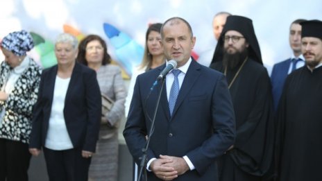Радев vs Борисов: Докога държавата ще се управлява по нечий телефон?!