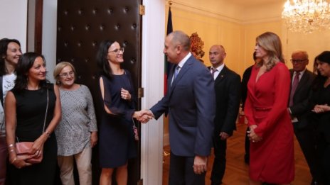 Радев зове сънародници в САЩ: Върнете се и се борете за България!  