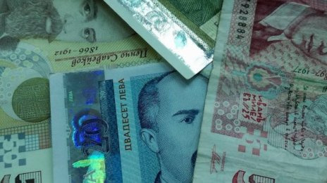 Българите държат над 53 млрд. в банките, ръст на спестяванията от 8%