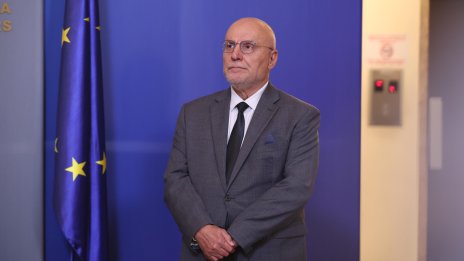 Шефът на БНБ увери: Още от първите дни евро ще има за всички 