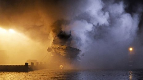 Руски кораб се запали и потъна в Норвегия