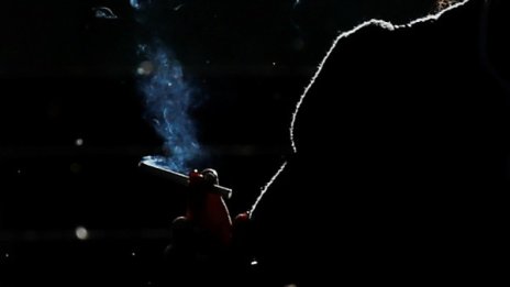Русия и пушенето по балконите: Не била за пушене, а за огън
