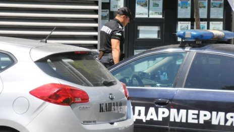 Полицаи откриха труп на кръстовище в Елин Пелин