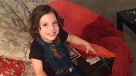 Двойка осиновява момиче джудже... Но вкарали в дома си възрастен социопат!
