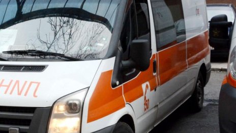 Бебе на 8 дни е починало напът за болница в Пловдив