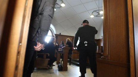 Полфрийман го няма, пред съда – протест