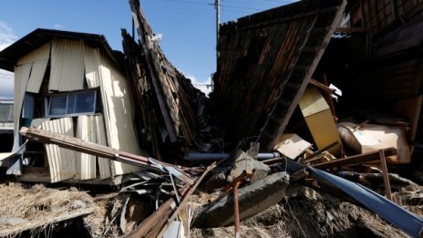 110 000 спасители още в действие след тайфуна в Япония 