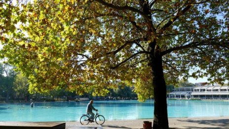 Уикендът почти летен &ndash; слънчев, топъл, сух