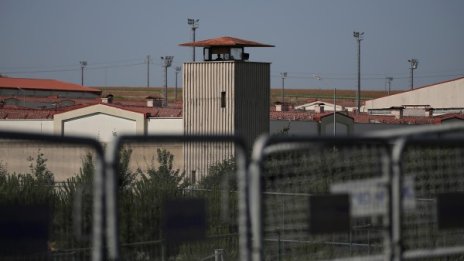 Доживотна присъда за турчин, убил жена си пред очите на детето 