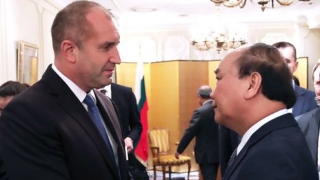 Премиерът Фук сред 30 хил. виетнамци от наши ВУЗ-ове