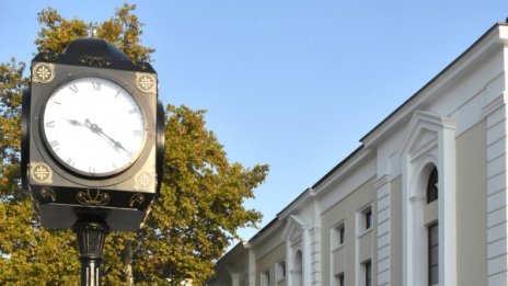 Сменяме стрелките на часовника: Около седмица се адаптираме