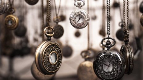 Връщаме часовника с час назад