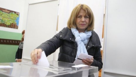 Без фъндък за Манолова, кметският стол остава за Фандъкова. Разликата – 8%